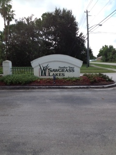 Sawgrass Lakes Sign